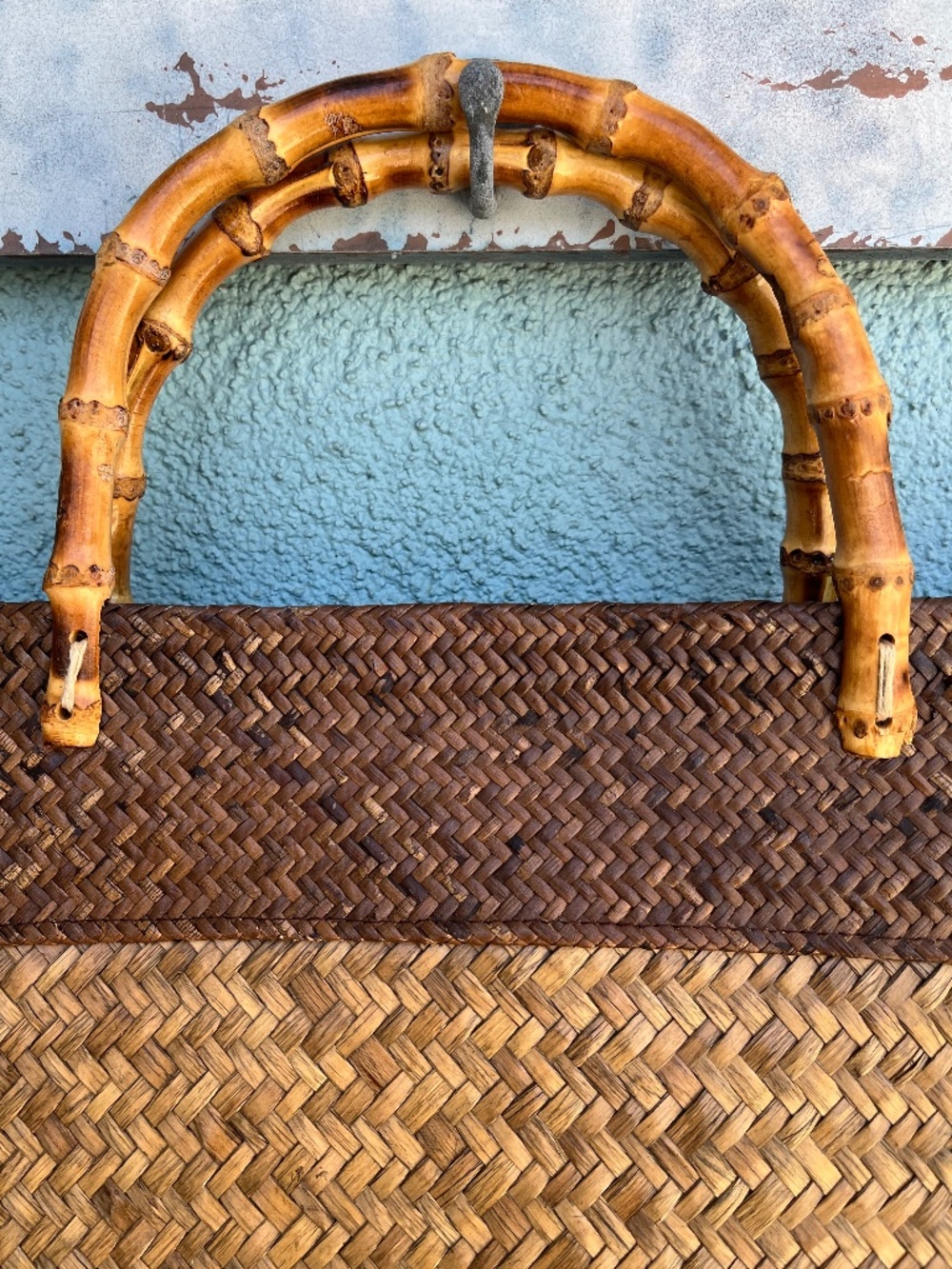 Amanpurl Handwoven Seagrass Tote  Oversized  Excellent Condition  Like New - Picture 3 of 14